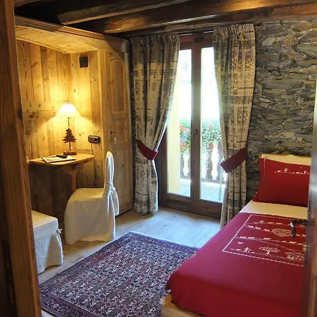 La Luge D'Antan Maison D'Hotes & Spa Brusson Room photo